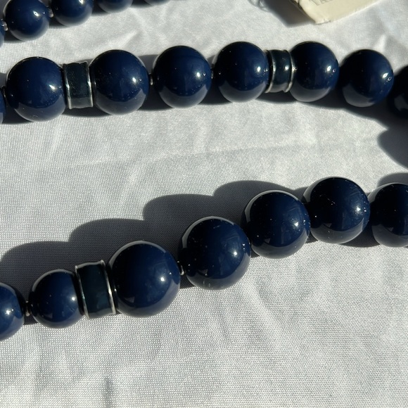 Talbots Resin Navy Blue Necklace 18.5 inches NWOT - Picture 2 of 6